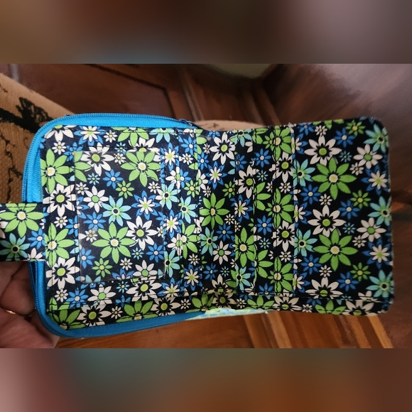 VERA BRADLEY: Daisy 🌻 CROSSBODY BAG & WALLET Both pieces!💙 MATCHING, RARE SET - Picture 7 of 16